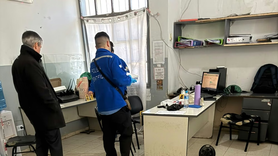 la policia baleada en la comisaria 34° sigue internada y esperan estudios para definir si sera operada