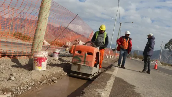 La iluminación en una ruta clave para el turismo tiene más de 30% de avance