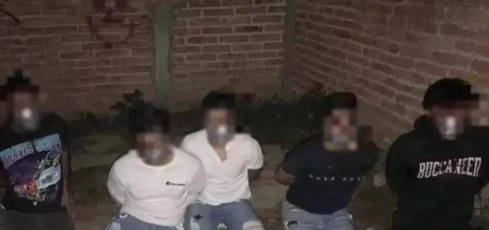 Horror: cinco amigos se encontraron en una feria, los secuestraron y los obligaron a matarse entre ellos