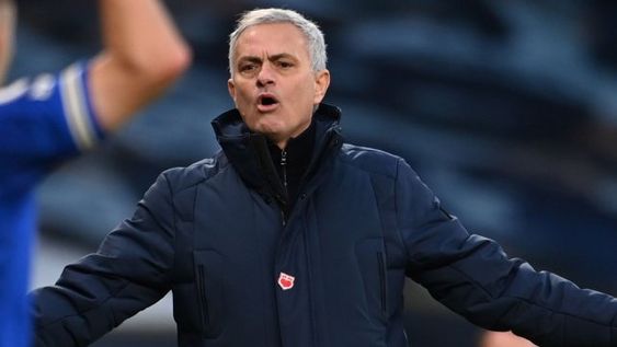 Tottenham despidió a Mourinho a días de disputar una final