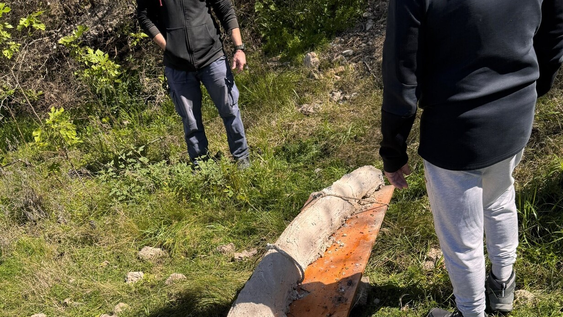 La pieza de mastodonte fue encontrada en un sector de barrancas de la estancia El Silencio, propiedad de la familia Fossatti.