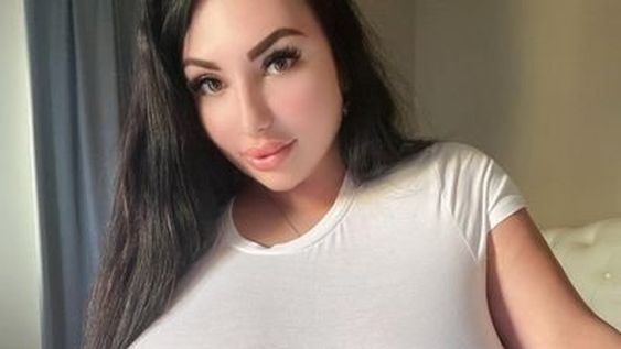 Conocé a Anastasiya Berthier quien sufrió bullying por sus senos y ahora factura fortunas en OnlyFans