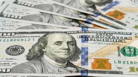 El dólar blue cerró a $785 en la city porteña y a $820 en San Juan