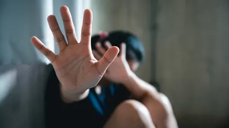 Atacó a su pareja en plena madrugada tras consumir drogas: los gritos alertaron a vecinos