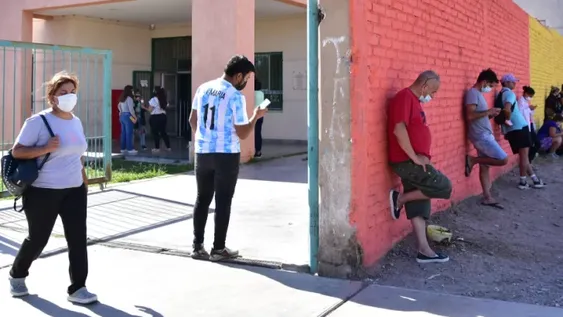 Dónde realizan testeos y colocan vacunas contra el coronavirus en San Juan