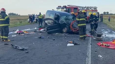 Impactante choque de frente entre dos camionetas: murió una pareja y sobrevivió su hija de 13 años