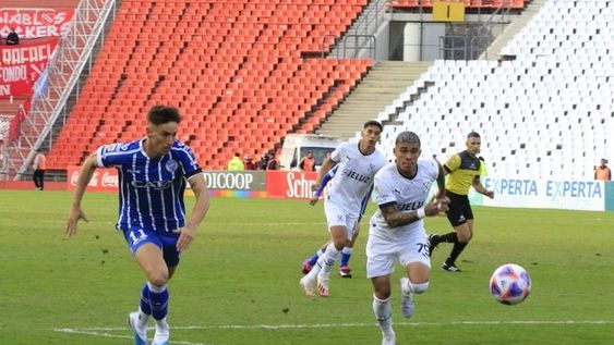 Godoy Cruz superó a Independiente en Mendoza y lo hundió más en la zona baja