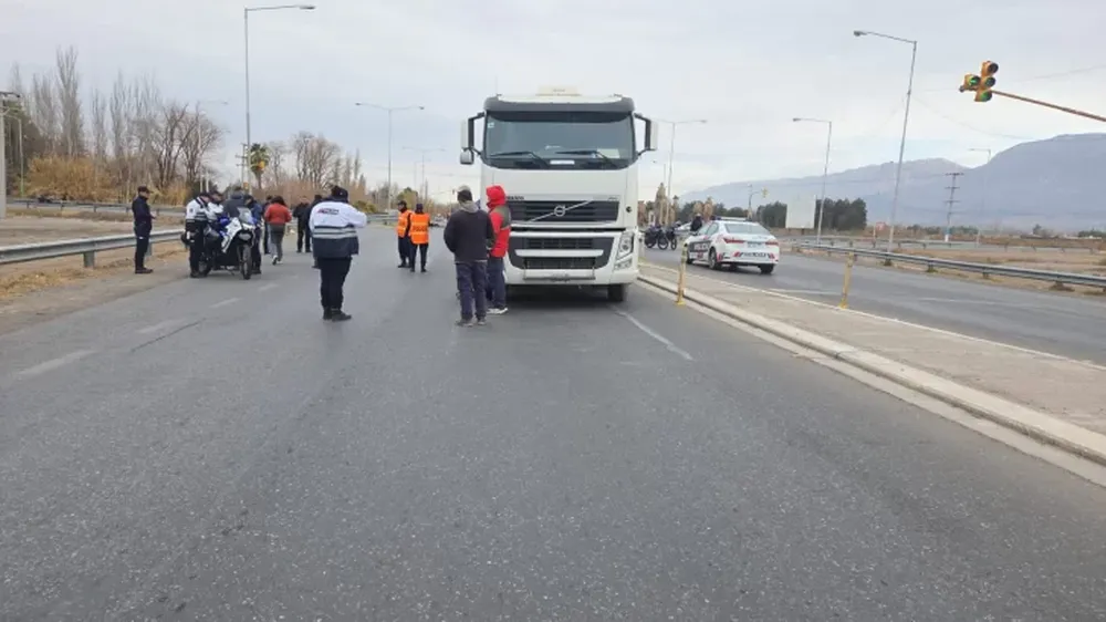 Identificaron al motociclista fallecido al chocar en Ruta 40: tenía 19 años