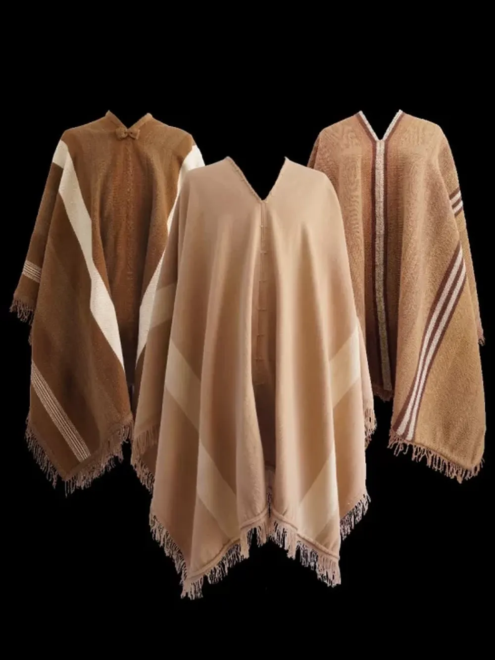 Las participantes del concurso debieron tejer un poncho con las características del poncho sanjuanino.