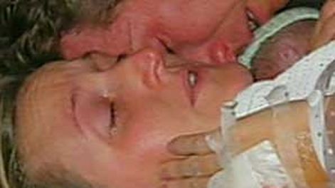 Australia: Con mimos, una madre resucitó a su bebé