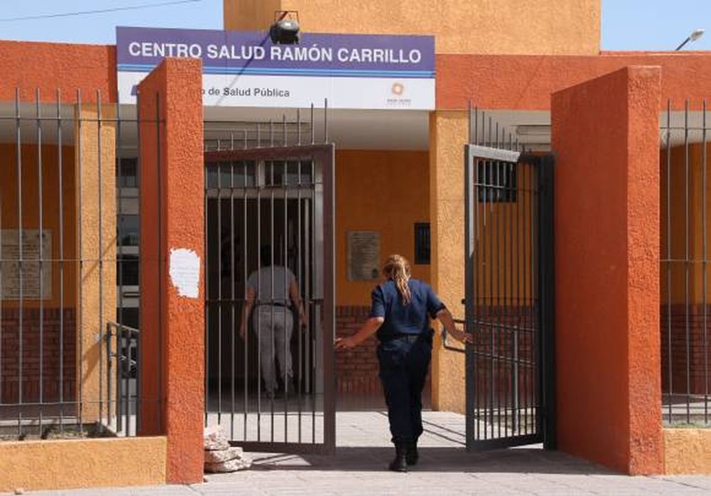 Detienen a un médico acusado de manosear a una muchacha