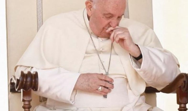 Internaron al Papa Francisco para un “control médico programado”