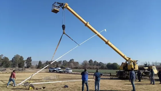 Gran paso en Alfiles: empezaron a colocar las “H” en las canchas del Anexo