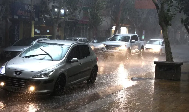 San Juan permanece bajo alerta amarilla por tormentas con caída de granizo y fuertes ráfagas de viento