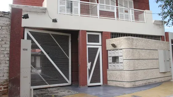 Peluquero quedó inconsciente y grave al ser golpeado, investigan un robo