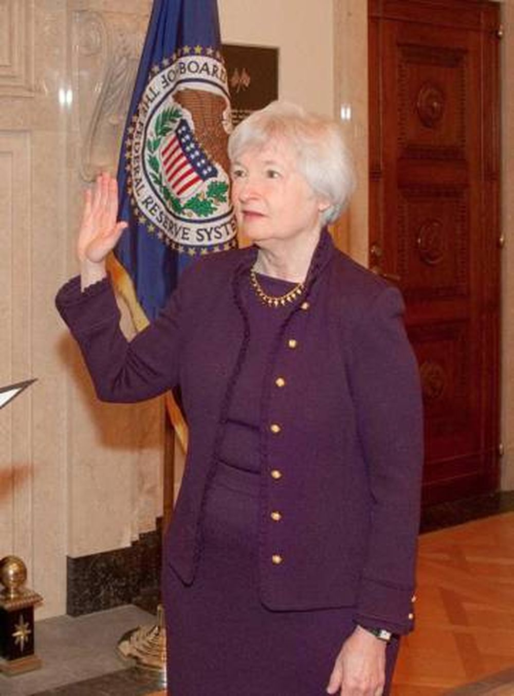 Una mujer custodia   las reservas de EEUU