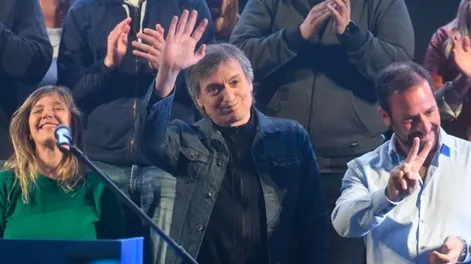 Máximo Kirchner: “Se abrazaron a Guzmán, los dejó tirados y Cristina está poniendo la cara”