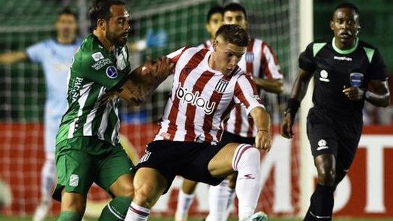 Estudiantes, con Mas, largó derecho