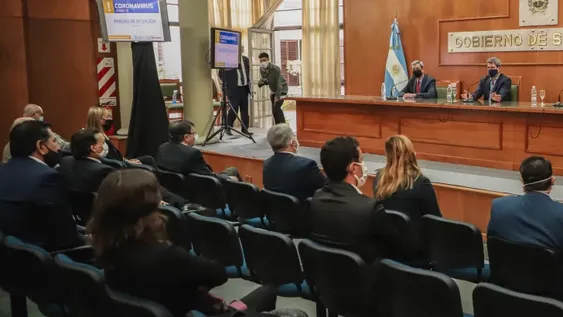 Uñac vuelve el lunes y tendrá una agenda cargada toda la semana
