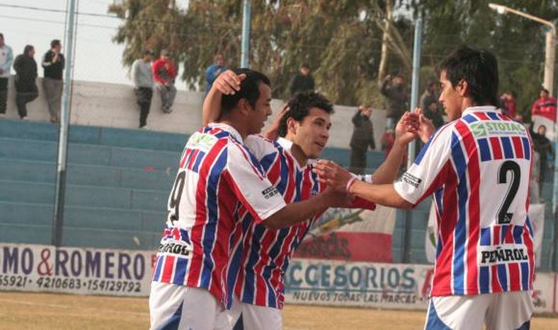 Complicada visita del líder Peñarol