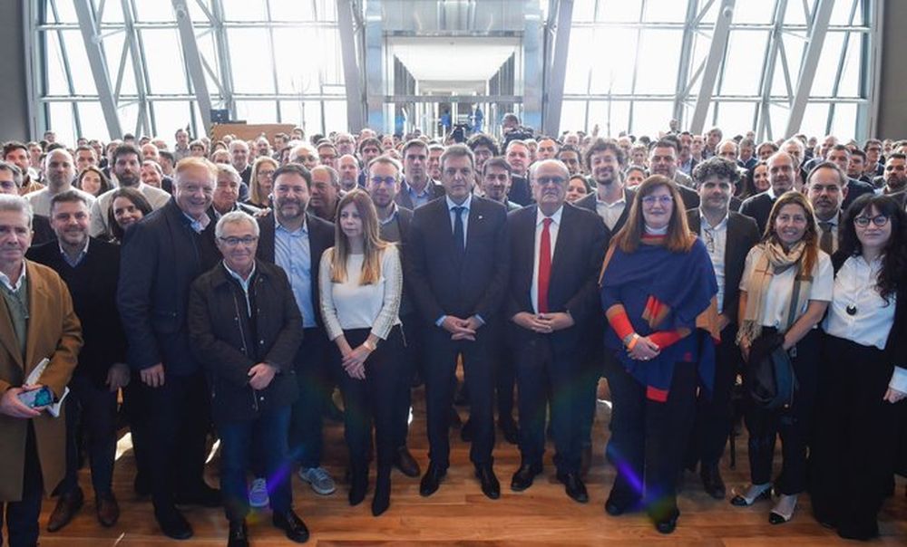 Massa anunció inversión de $19.000 millones y subsidios a créditos para pymes exportadoras