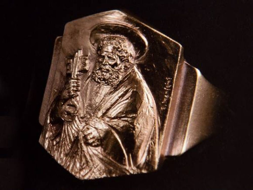 El anillo del Papa no será de oro
