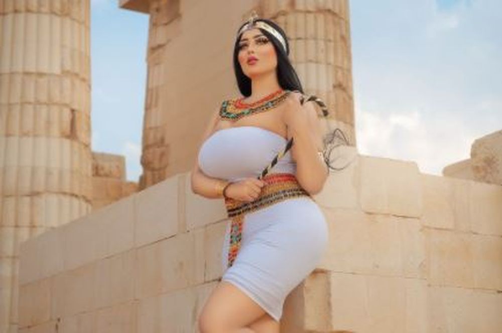 Quién es la modelo que violó la cuarentena escondida en el baúl para llegar a una cita