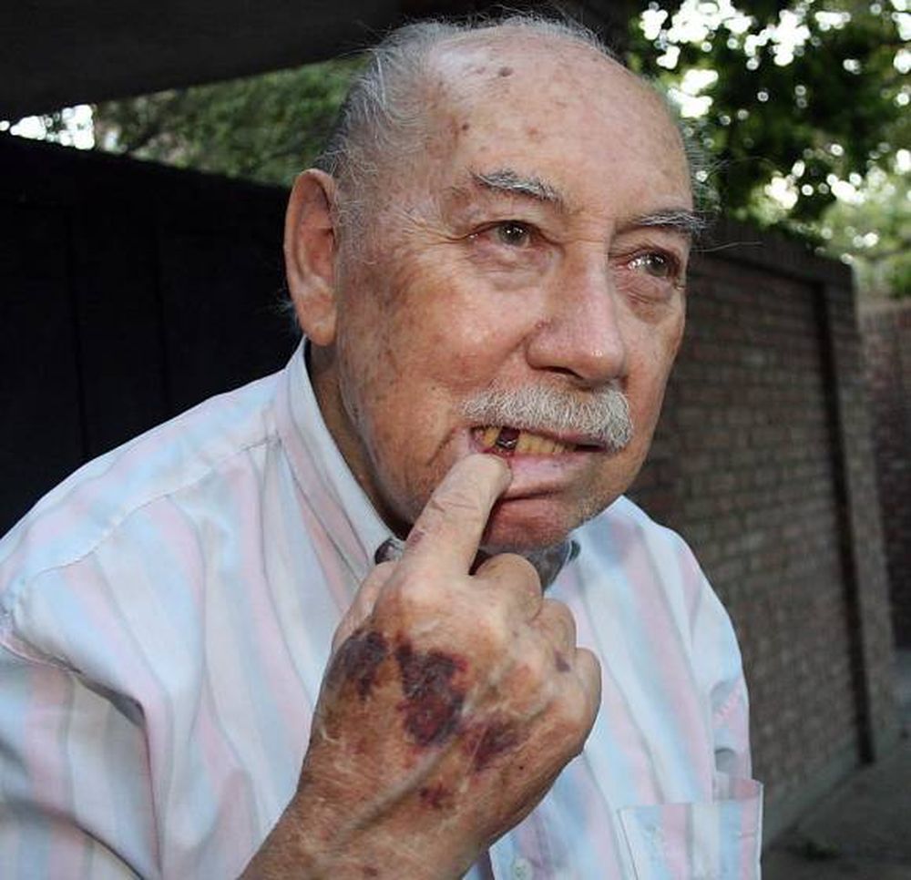 Lo golpean, lo asaltan en su casa y le llevan el auto