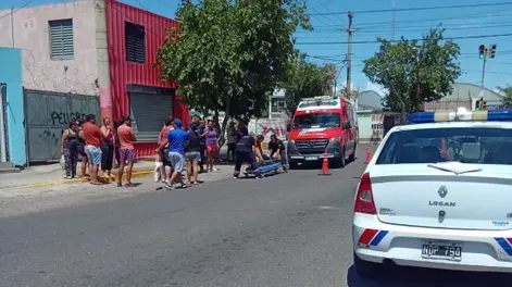 Una mujer de 75 años sufrió lesiones al ser embestida por una camioneta