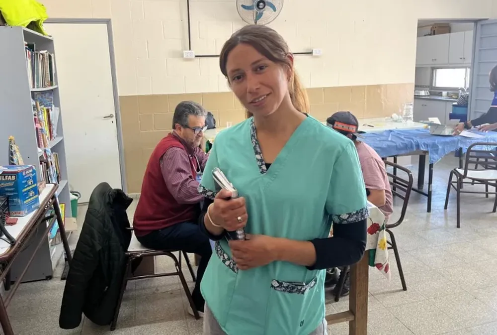 Misión. Una hermanita de Erica Marín murió por falta de oxígeno y luz en Las Chacras. Desde entonces, ella se preparó para cuidar la salud de su pueblo y hoy es agente sanitaria en las zonas más alejadas de Caucete. Esa nena que perdió a su hermana y se prometió ayudar a los suyos, cumplió su palabra.