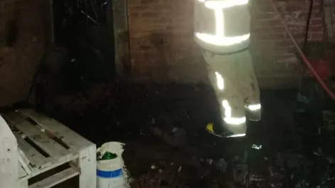 El fuego hizo estragos en una carnicería: una falla eléctrica  desató las llamas
