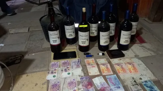 Cómo funcionaba la banda que adulteraba vinos: un “gerente”, etiquetas truchas y una red aceitada