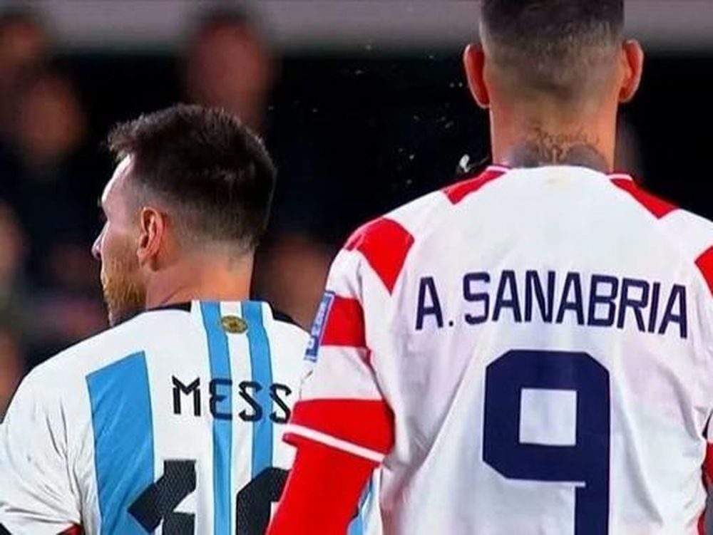 El escupitajo a Messi, la particular frase del ’10’ y la desmentida del Sanabria