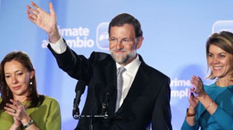 El PP logra una victoria histórica en España y hunde al socialismo