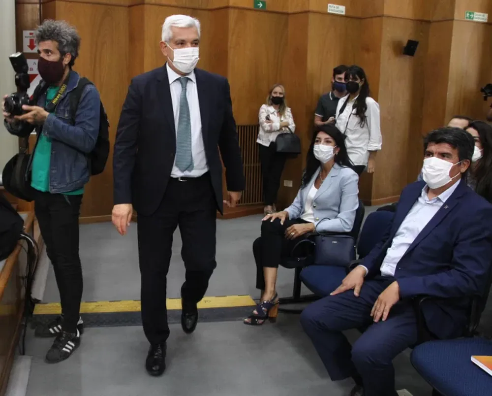 Sólo falta una firma para que el exministro Díaz Cano vaya a la vicepresidencia del INV