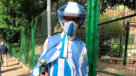 Los disfraces más desopilantes de los que fueron a votar