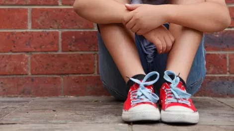 Emboscó a su compañero del colegio y le provocó una  contusión cerebral