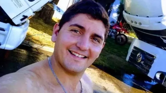 Hallaron a un hombre descuartizado en una heladera y detuvieron a su amigo