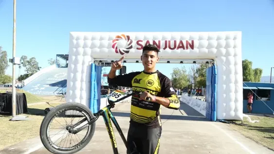 “Chalo” Molina, coronado en su tierra