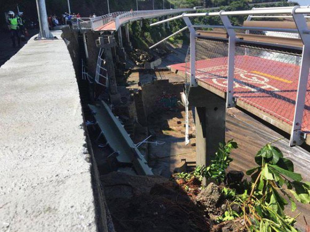 Se derrumbó una ciclovía construida para los juegos de Río 2016: dos muertos