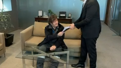 Javier Milei y Manuel Adorni.-