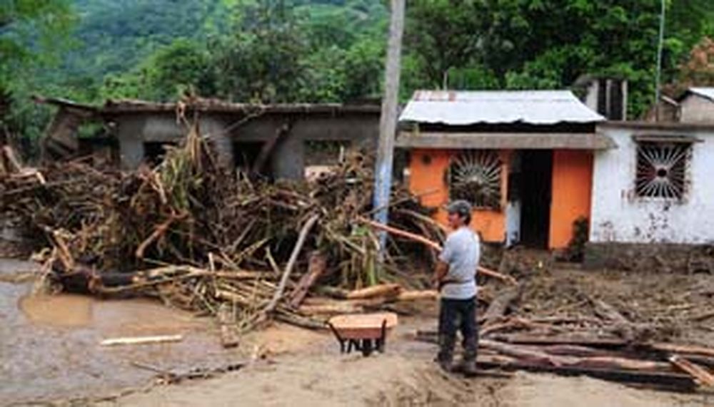 México: Son 7 los muertos y 400 los desaparecidos por el alud