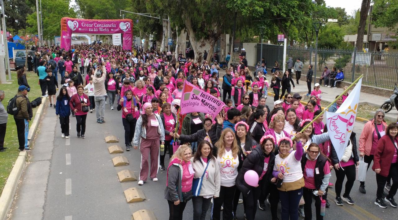 [GALERIA DE FOTOS] Las mejores postales de la multitudinaria Maratón Juntas contra el cáncer de mama