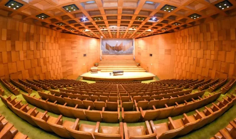 La sala de conciertos: refacciones con acento en la acústica