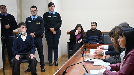 Matías Olmedo -sentado, a la izquierda-, condenado a 10 años de prisión.