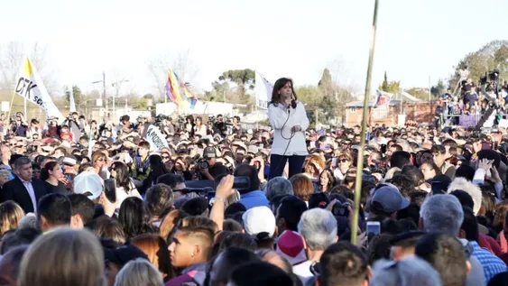 Cristina retomó la campaña: “Es momento de construir una oposición seria y concreta”