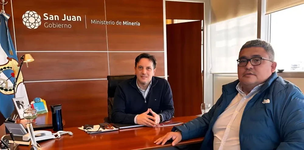 El ministro Perea y la máxima autoridad del gremio ASIJEMIN mostraron la preocupación por la incorporación de extranjeros al proyecto Vicuña