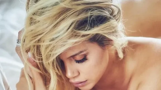 Microbikini y cola al Sol, así le dio la bienvenida al verano europeo Wanda Nara