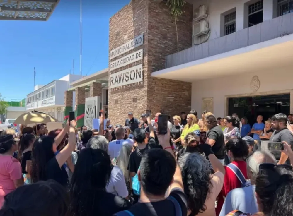 PROTECCIONISTAS fueron al municipio.