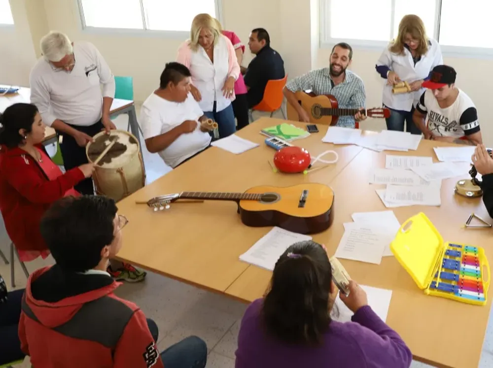 Buscan apoyo legislativo para que la ley ómnibus de Milei no reemplace a la de salud mental